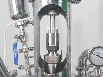 Reactor químico de acero inoxidable con camisa de 10 litros detalle - El sellado mecánico con combinación de grafito y acero inoxidable tiene resistencia al desgaste, resistencia a altas temperaturas y un mejor sellado.
