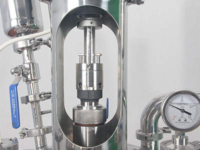 Reactor químico industrial de acero inoxidable de doble capa 200L detalle - Sello mecánico combinado de grafito de acero inoxidable, tiene resistencia al desgaste, resistencia a altas temperaturas y mejor sellado.