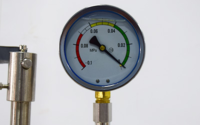 Nuevo evaporador rotativo 20L detalle - Vacuómetro de aceite, antivibración durante el funcionamiento.