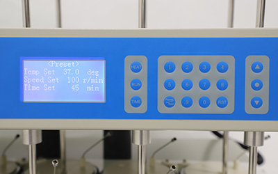 RC-12DS probador de disolución con 12 vasos detalle - Pantalla LCD, puede configurar y mostrar la temperatura, la velocidad y el tiempo de forma independiente.