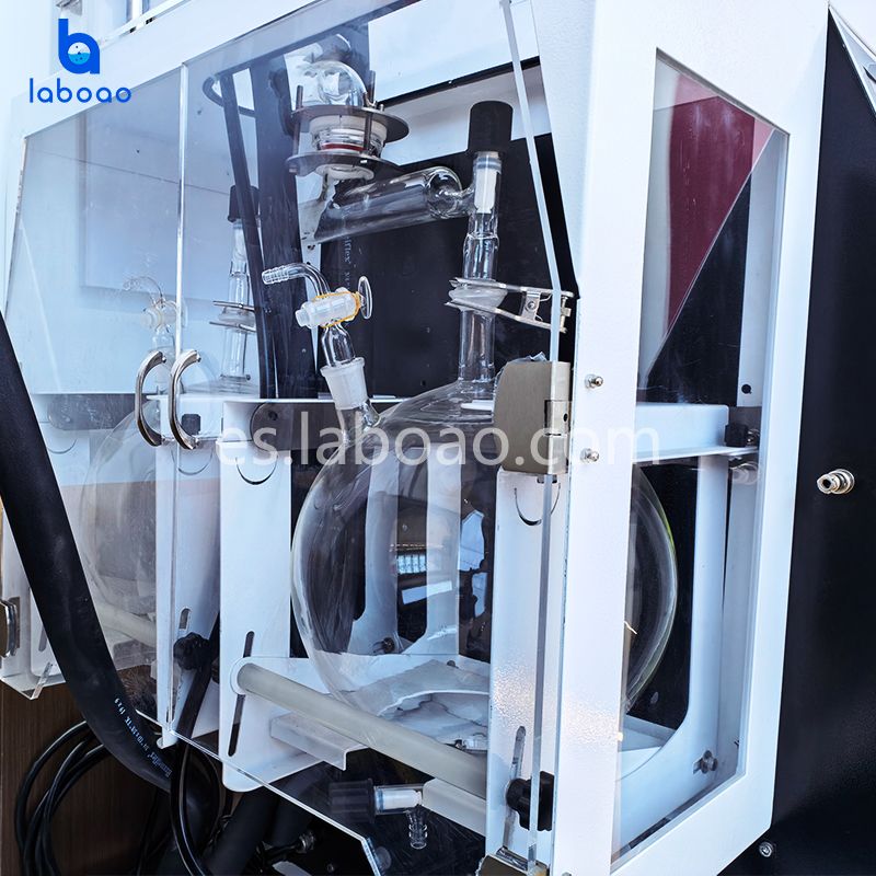 Evaporador rotatorio con dispositivo de protección y drenaje automático de llenado